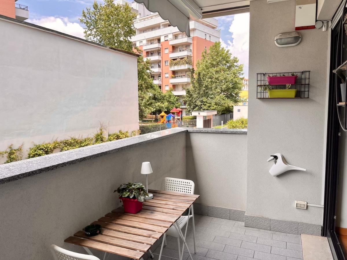 Appartamento Sulla Metro 3 Gialla Maciachini Milano Ngoại thất bức ảnh
